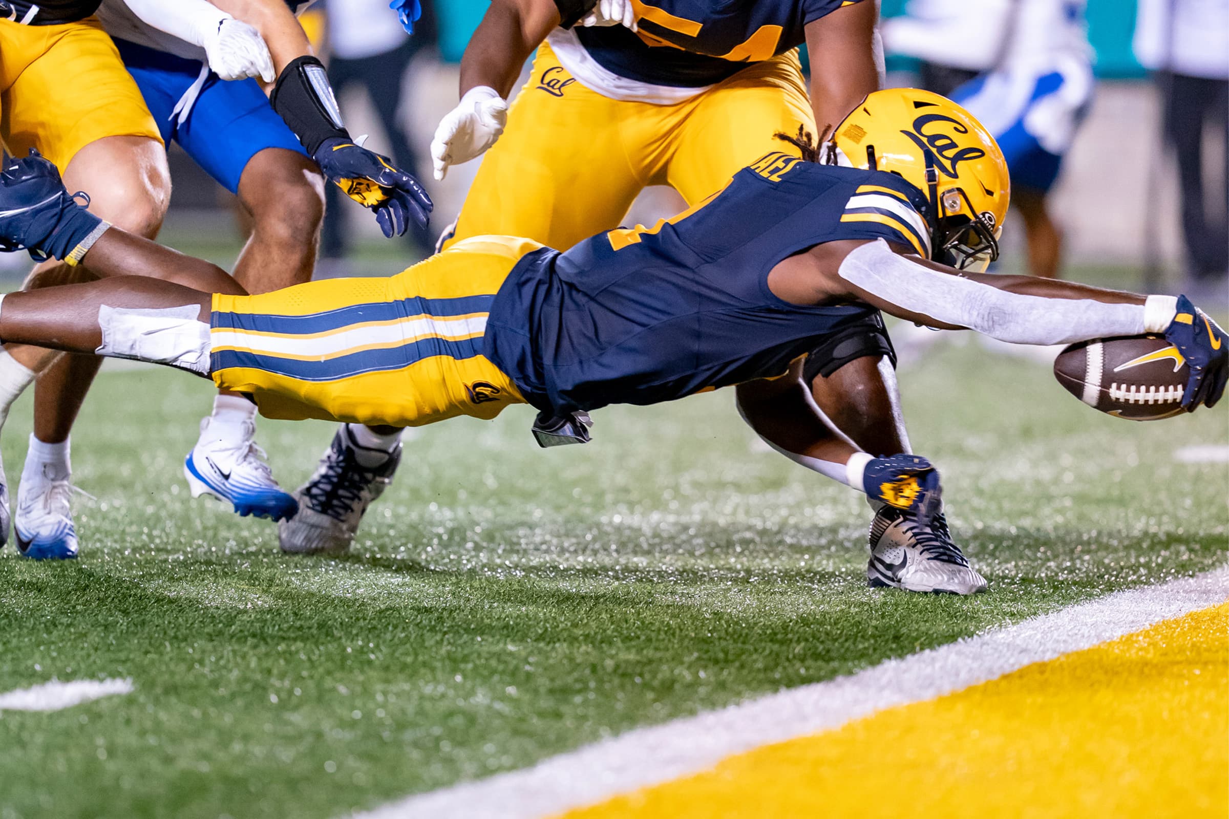 Cal Bears Football Endzone Dive